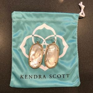 Kendra Scott Danielles in Mother of Pearl